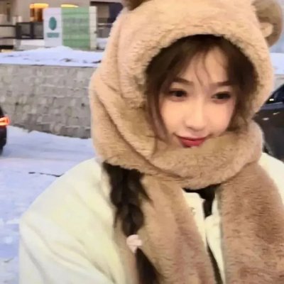 小姑娘艾萝依